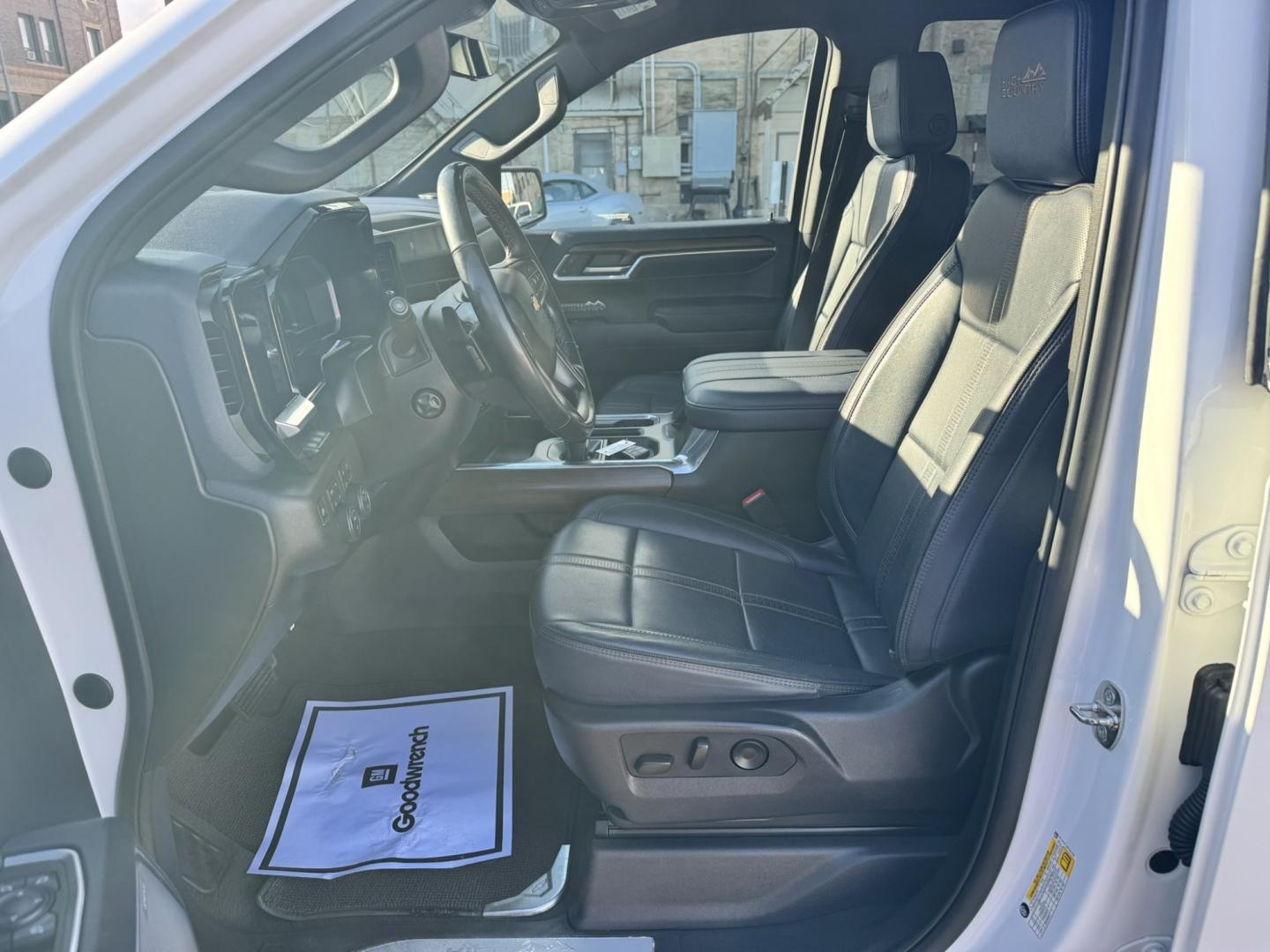 2024 WHITE /Black Chevrolet Silverado 1500 High Country Crew Cab 4WD (1GCUDJEL6RZ) with an 6.2L V8 OHV 16V engine, 6A transmission, located at 116 5th Avenue South, Lewistown, MT, 59457, 47.063877, -109.427879- Photo#11