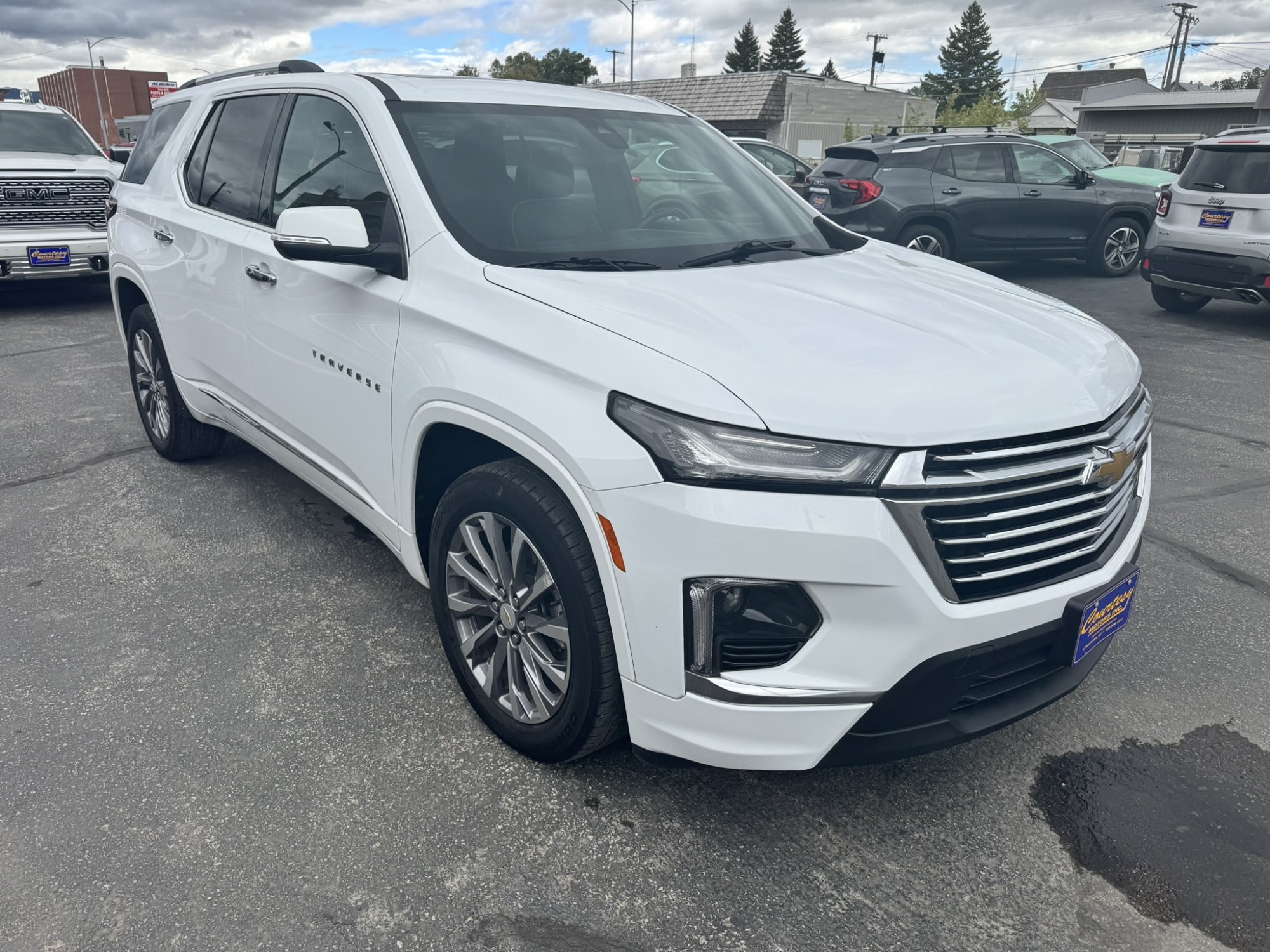 photo of 2023 Chevrolet Traverse Premier AWD