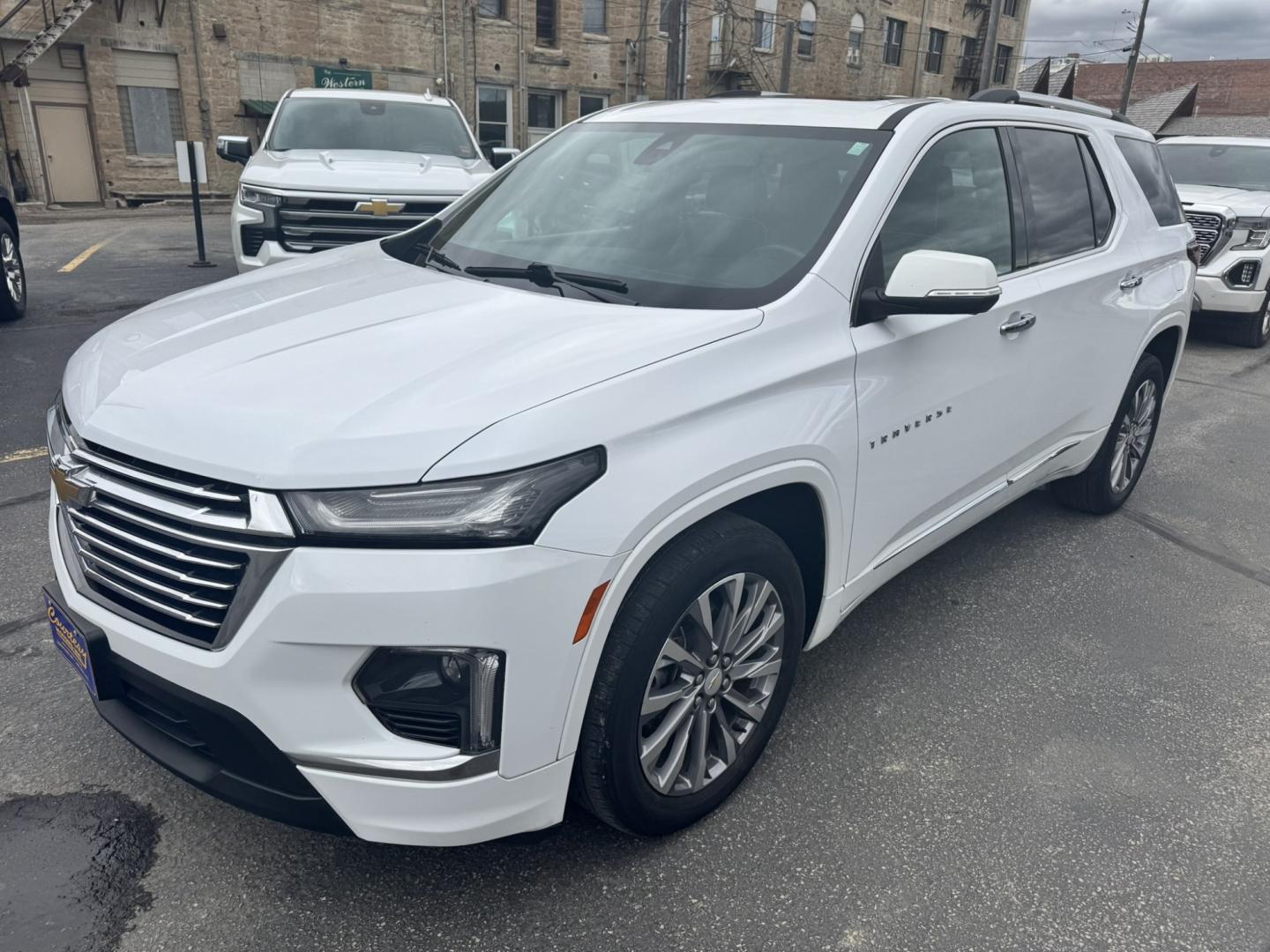 2023 WHITE /Black Chevrolet Traverse Premier AWD (1GNEVKKW9PJ) with an 3.6L V6 DOHC 24V engine, 9A transmission, located at 116 5th Avenue South, Lewistown, MT, 59457, 47.063877, -109.427879 - This 2023 Chevrolet Traverse Premier AWD gives you the perfect combination of luxury, space and all-weather capability. Powered by the proven 3.6L V6 with 310 horsepower and paired with a 9-speed automatic transmission, the Traverse has plenty of power while the AWD system gives you added confidence- Photo#6
