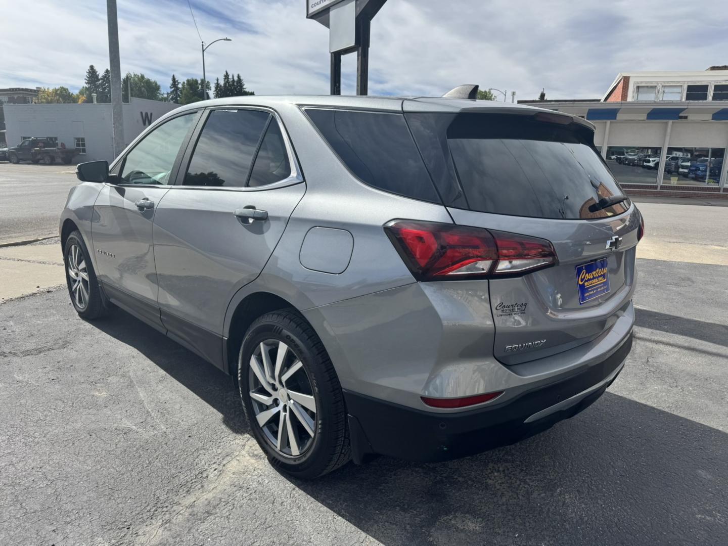 2024 Grey /Black Chevrolet Equinox LT AWD (3GNAXUEG1RL) with an 1.5L L4 DOHC 16V TURBO engine, 6A transmission, located at 116 5th Avenue South, Lewistown, MT, 59457, 47.063877, -109.427879 - This 2024 Chevrolet Equinox LT AWD is a great combination of comfort, capability and technology, with an impressive list of options and the added confidence of all-wheel drive. Under the hood is Chevrolet's proven 1.5L Turbocharged 4-cylinder producing 175 horsepower and 203 lb-ft of torque, paired- Photo#3