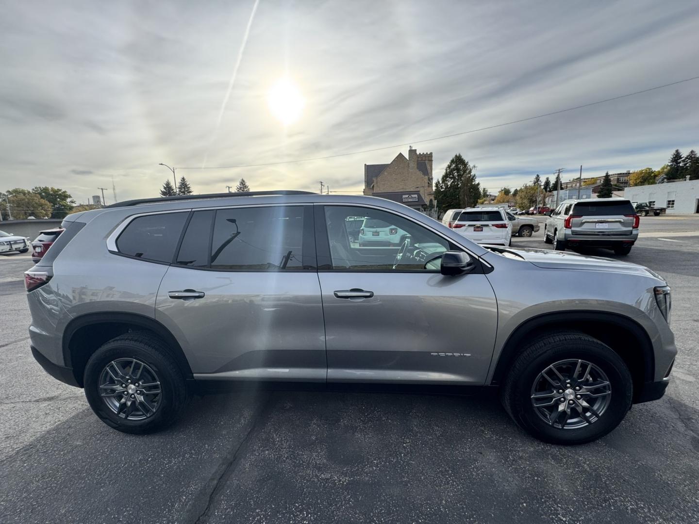 2026 Grey /Grey GMC Acadia Elevation (1GKENNKS4TJ) with an 2.5L L4 DOHC 16V engine, 9A transmission, located at 116 5th Avenue South, Lewistown, MT, 59457, 47.063877, -109.427879 - 2026 GMC Acadia Elevation AWD — a great-looking midsize SUV that gives you the perfect combination of style, comfort, technology and all-weather capability. The Acadia has been completely redesigned with a bold, upscale look and a spacious interior that makes it equally comfortable for daily drivi- Photo#1