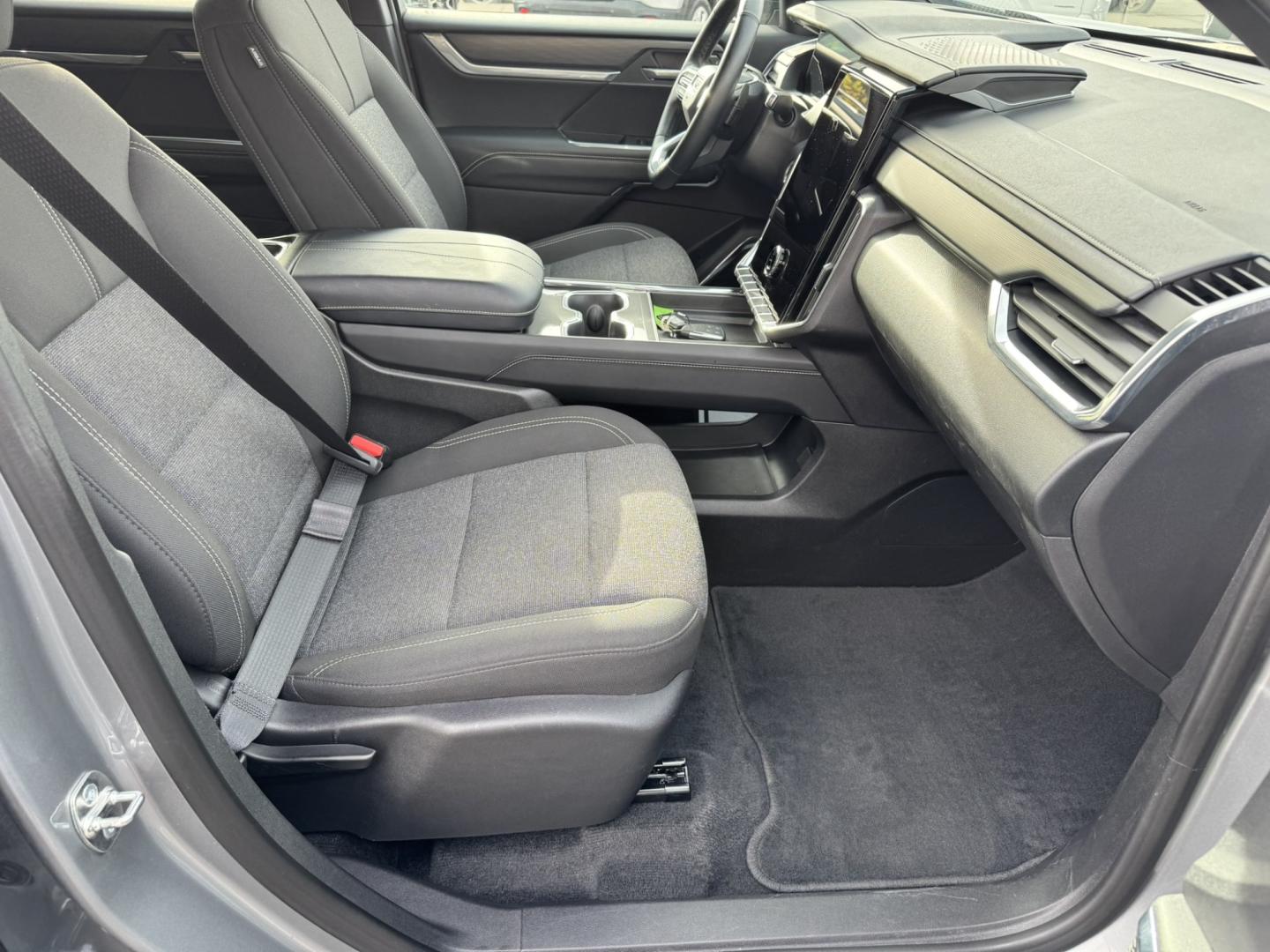 2026 Grey /Grey GMC Acadia Elevation (1GKENNKS4TJ) with an 2.5L L4 DOHC 16V engine, 9A transmission, located at 116 5th Avenue South, Lewistown, MT, 59457, 47.063877, -109.427879 - 2026 GMC Acadia Elevation AWD — a great-looking midsize SUV that gives you the perfect combination of style, comfort, technology and all-weather capability. The Acadia has been completely redesigned with a bold, upscale look and a spacious interior that makes it equally comfortable for daily drivi- Photo#7
