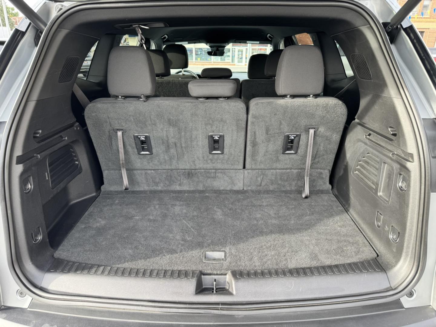 2026 Grey /Grey GMC Acadia Elevation (1GKENNKS4TJ) with an 2.5L L4 DOHC 16V engine, 9A transmission, located at 116 5th Avenue South, Lewistown, MT, 59457, 47.063877, -109.427879 - 2026 GMC Acadia Elevation AWD — a great-looking midsize SUV that gives you the perfect combination of style, comfort, technology and all-weather capability. The Acadia has been completely redesigned with a bold, upscale look and a spacious interior that makes it equally comfortable for daily drivi- Photo#10