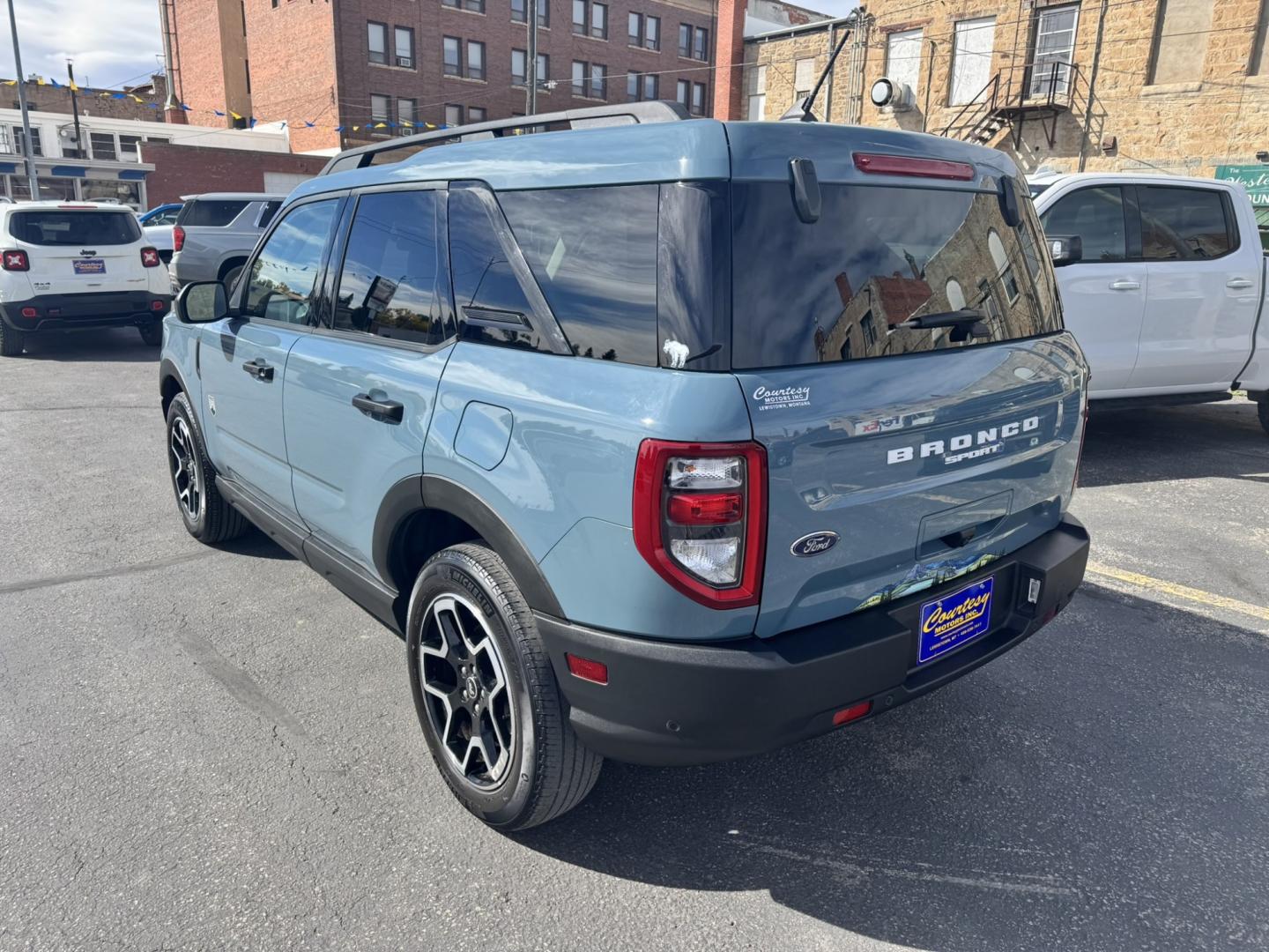 2021 Blue /Grey Ford Bronco Sport Big Bend (3FMCR9B64MR) with an 1.5L L3 engine, 8A transmission, located at 116 5th Avenue South, Lewistown, MT, 59457, 47.063877, -109.427879 - 2021 Ford Bronco Sport Big Bend — if you're looking for a compact SUV with great style, all-weather capability and plenty of personality, this Bronco Sport deserves a look. The Big Bend gives you the rugged Bronco look while still being easy to drive, comfortable and practical for everyday use. T- Photo#3