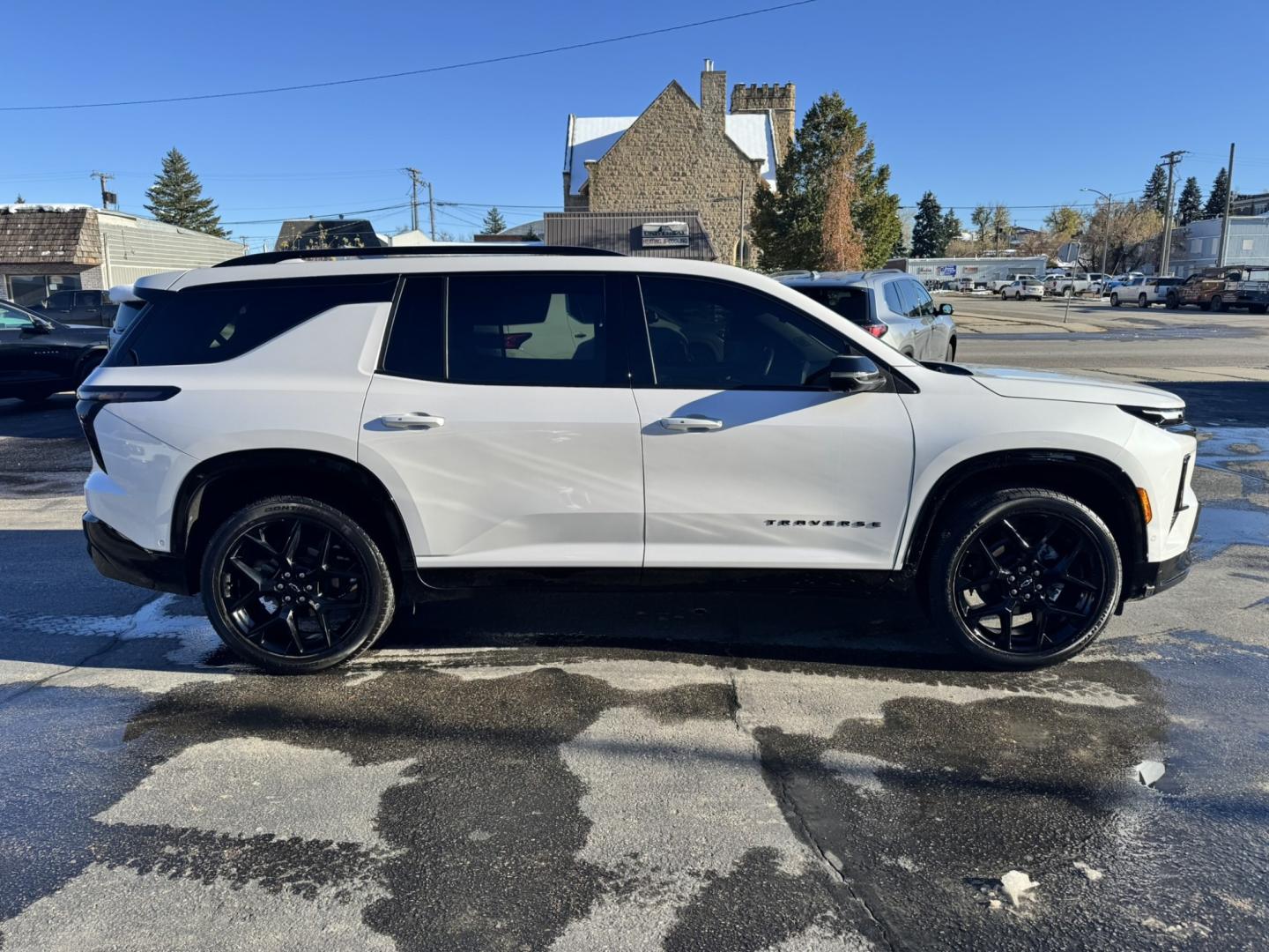 2024 WHITE /Black Chevrolet Traverse RS AWD (1GNEVLKS8RJ) with an 2.5L L4 DOHC 16V TURBO engine, 9A transmission, located at 116 5th Avenue South, Lewistown, MT, 59457, 47.063877, -109.427879 - Check out this sharp 2024 Chevrolet Traverse RS AWD! This well-equipped SUV combines sporty RS styling, impressive performance, and the comfort and technology your family will appreciate. Powered by a 2.5L turbocharged engine paired with an 8-speed automatic transmission, it delivers strong accelera- Photo#1