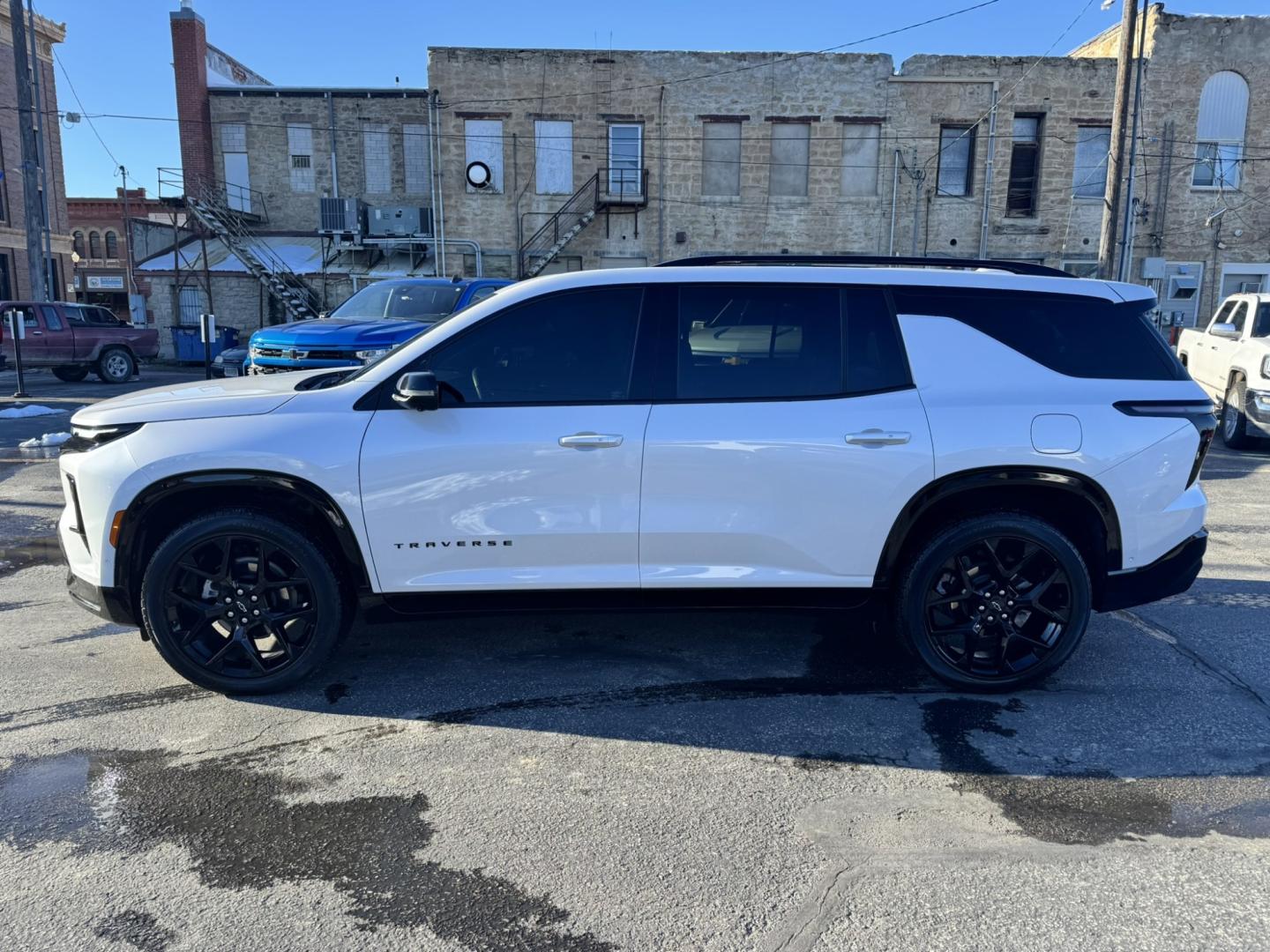 2024 WHITE /Black Chevrolet Traverse RS AWD (1GNEVLKS8RJ) with an 2.5L L4 DOHC 16V TURBO engine, 9A transmission, located at 116 5th Avenue South, Lewistown, MT, 59457, 47.063877, -109.427879 - Check out this sharp 2024 Chevrolet Traverse RS AWD! This well-equipped SUV combines sporty RS styling, impressive performance, and the comfort and technology your family will appreciate. Powered by a 2.5L turbocharged engine paired with an 8-speed automatic transmission, it delivers strong accelera- Photo#5