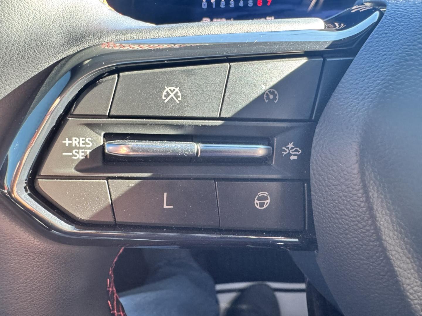 2024 WHITE /Black Chevrolet Traverse RS AWD (1GNEVLKS8RJ) with an 2.5L L4 DOHC 16V TURBO engine, 9A transmission, located at 116 5th Avenue South, Lewistown, MT, 59457, 47.063877, -109.427879 - Check out this sharp 2024 Chevrolet Traverse RS AWD! This well-equipped SUV combines sporty RS styling, impressive performance, and the comfort and technology your family will appreciate. Powered by a 2.5L turbocharged engine paired with an 8-speed automatic transmission, it delivers strong accelera- Photo#19