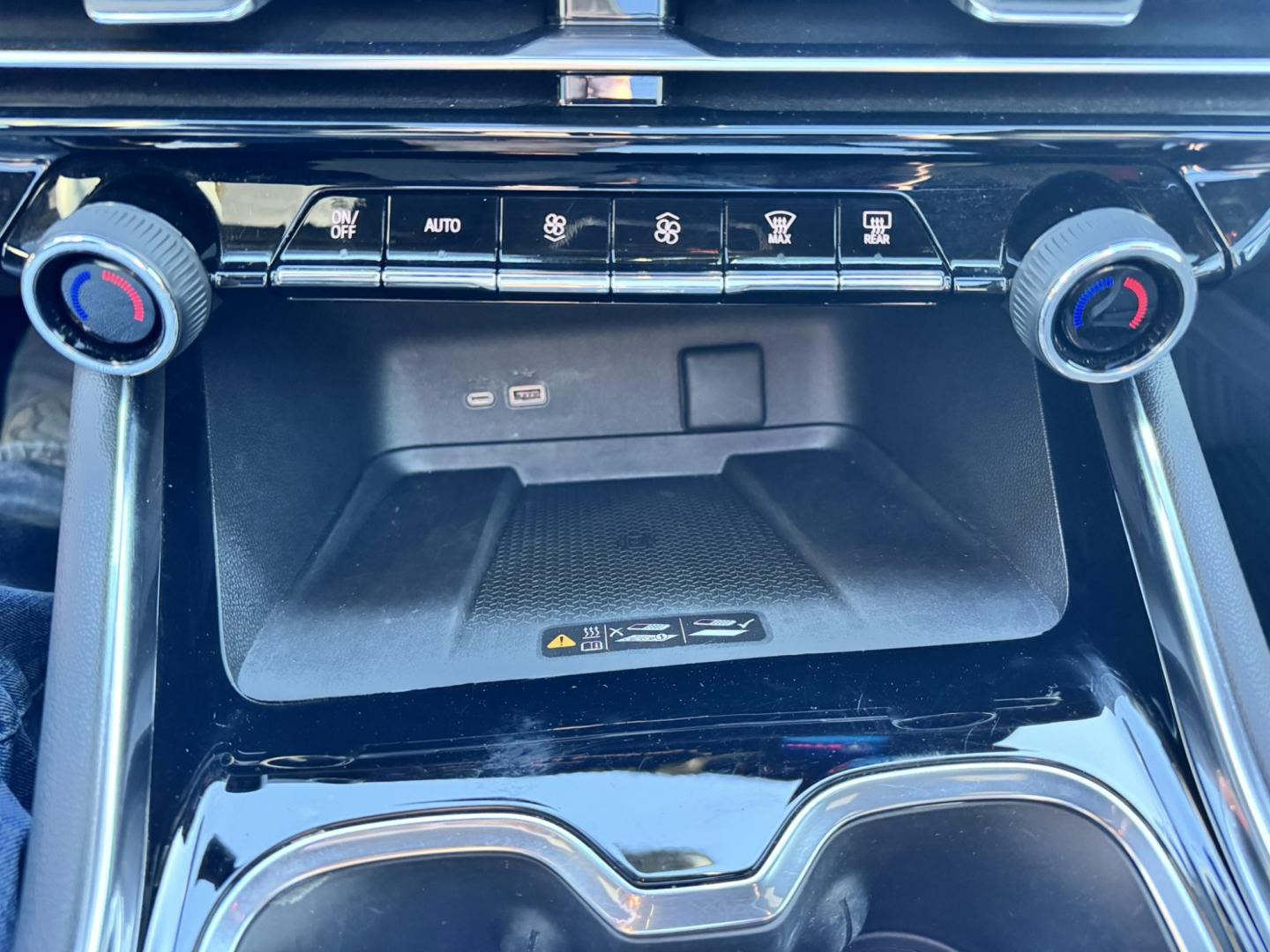 2024 WHITE /Black Chevrolet Traverse RS AWD (1GNEVLKS8RJ) with an 2.5L L4 DOHC 16V TURBO engine, 9A transmission, located at 116 5th Avenue South, Lewistown, MT, 59457, 47.063877, -109.427879 - Check out this sharp 2024 Chevrolet Traverse RS AWD! This well-equipped SUV combines sporty RS styling, impressive performance, and the comfort and technology your family will appreciate. Powered by a 2.5L turbocharged engine paired with an 8-speed automatic transmission, it delivers strong accelera- Photo#23