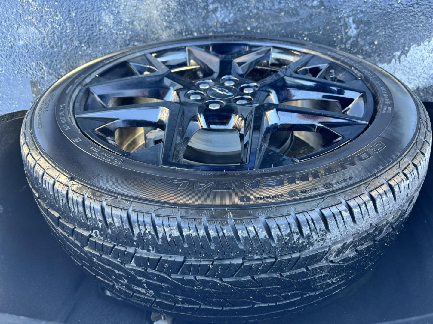 2024 WHITE /Black Chevrolet Traverse RS AWD (1GNEVLKS8RJ) with an 2.5L L4 DOHC 16V TURBO engine, 9A transmission, located at 116 5th Avenue South, Lewistown, MT, 59457, 47.063877, -109.427879 - Check out this sharp 2024 Chevrolet Traverse RS AWD! This well-equipped SUV combines sporty RS styling, impressive performance, and the comfort and technology your family will appreciate. Powered by a 2.5L turbocharged engine paired with an 8-speed automatic transmission, it delivers strong accelera- Photo#25