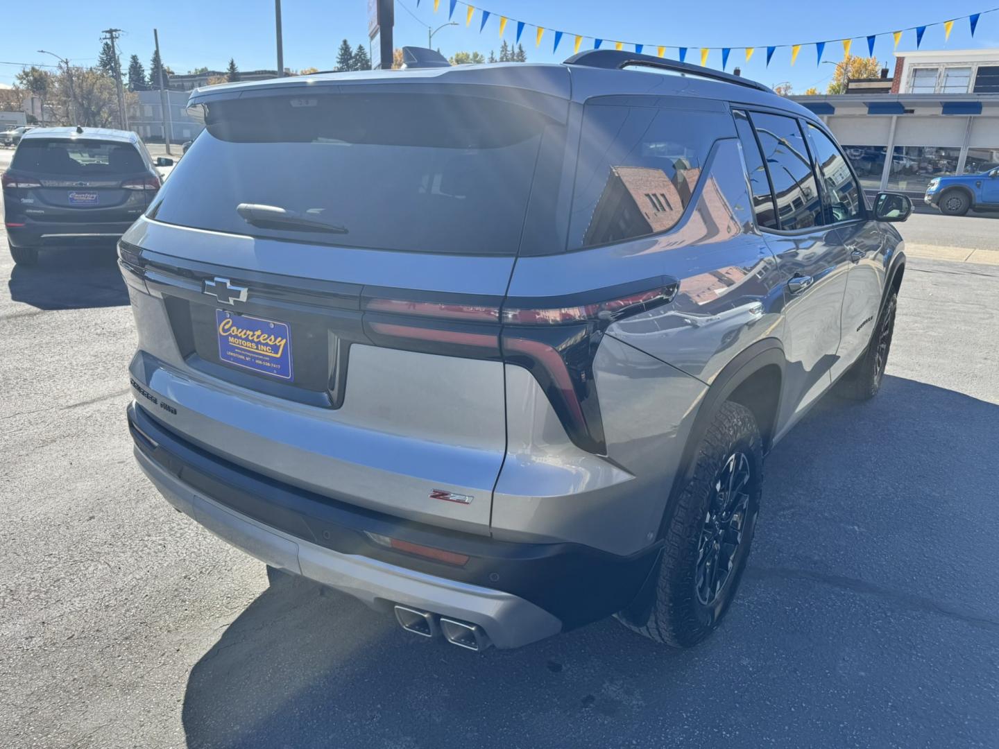 2026 Grey /Black Chevrolet Traverse Z71 (1GNEVJKS1TJ) , located at 116 5th Avenue South, Lewistown, MT, 59457, 47.063877, -109.427879 - Check out this sharp 2026 Chevrolet Traverse Z71 AWD! With rugged Z71 styling, impressive turbocharged performance, and plenty of room for the whole family, this Traverse is ready for daily driving and weekend adventures alike. Powered by a 2.5L turbocharged engine paired with an 8-speed automatic t- Photo#2
