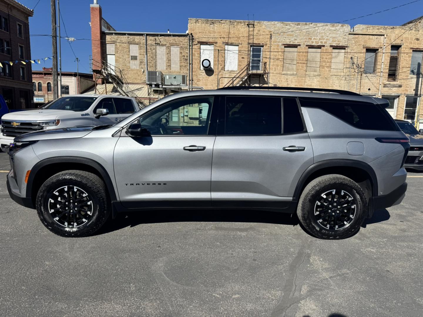 2026 Grey /Black Chevrolet Traverse Z71 (1GNEVJKS1TJ) , located at 116 5th Avenue South, Lewistown, MT, 59457, 47.063877, -109.427879 - Check out this sharp 2026 Chevrolet Traverse Z71 AWD! With rugged Z71 styling, impressive turbocharged performance, and plenty of room for the whole family, this Traverse is ready for daily driving and weekend adventures alike. Powered by a 2.5L turbocharged engine paired with an 8-speed automatic t- Photo#5