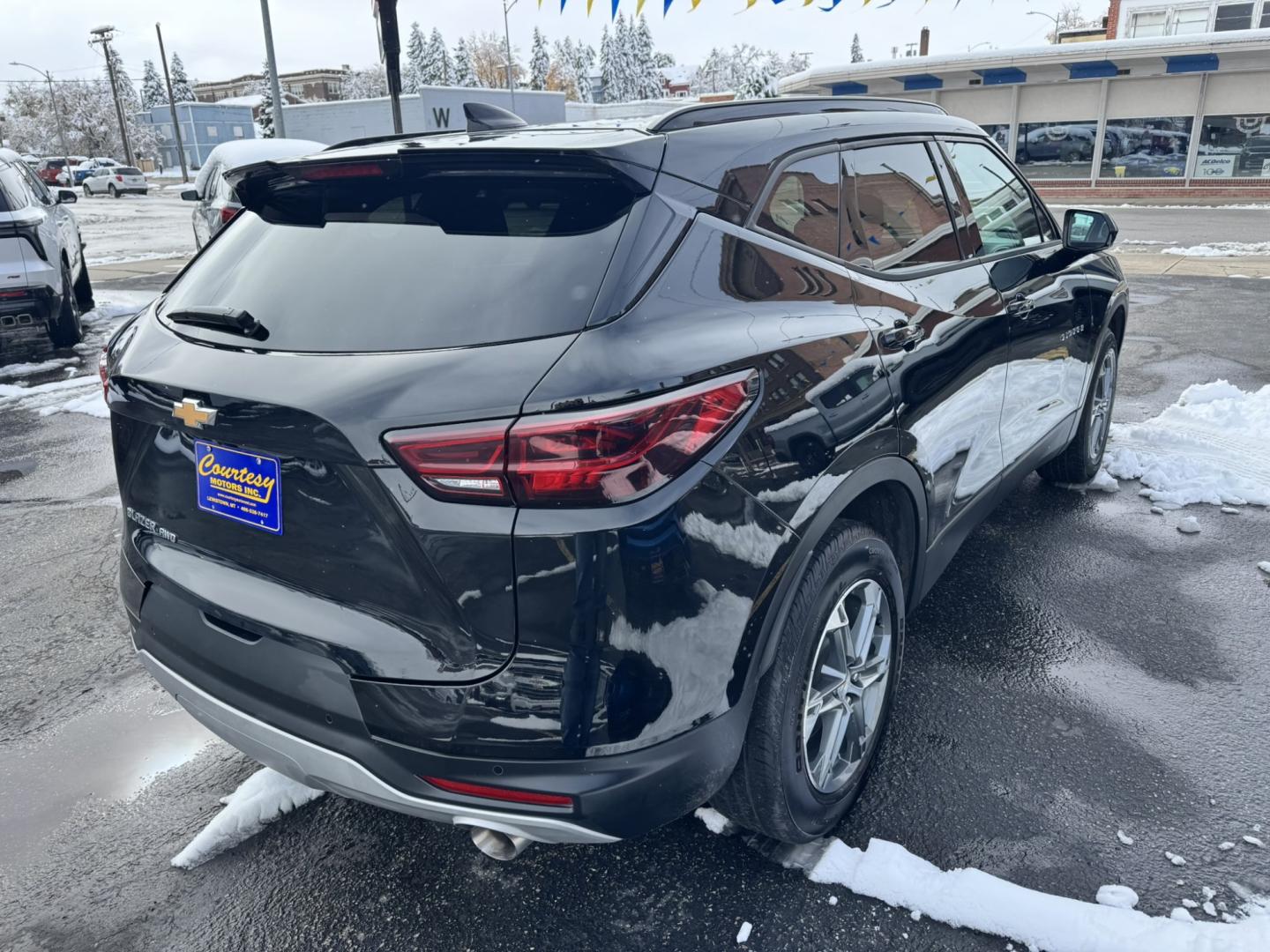2025 Black /Grey Chevrolet Blazer 2LT AWD (3GNKBHR46SS) with an 2.0L L4 DOHC 16 TURBO engine, 9A transmission, located at 116 5th Avenue South, Lewistown, MT, 59457, 47.063877, -109.427879 - Check out this sharp 2025 Chevrolet Blazer 2LT AWD! With bold styling, sporty performance, and a comfortable, well-equipped interior, this Blazer is a great choice for anyone looking for a versatile SUV that stands out from the crowd. Powered by a 2.0L turbocharged engine paired with a 9-speed autom- Photo#2