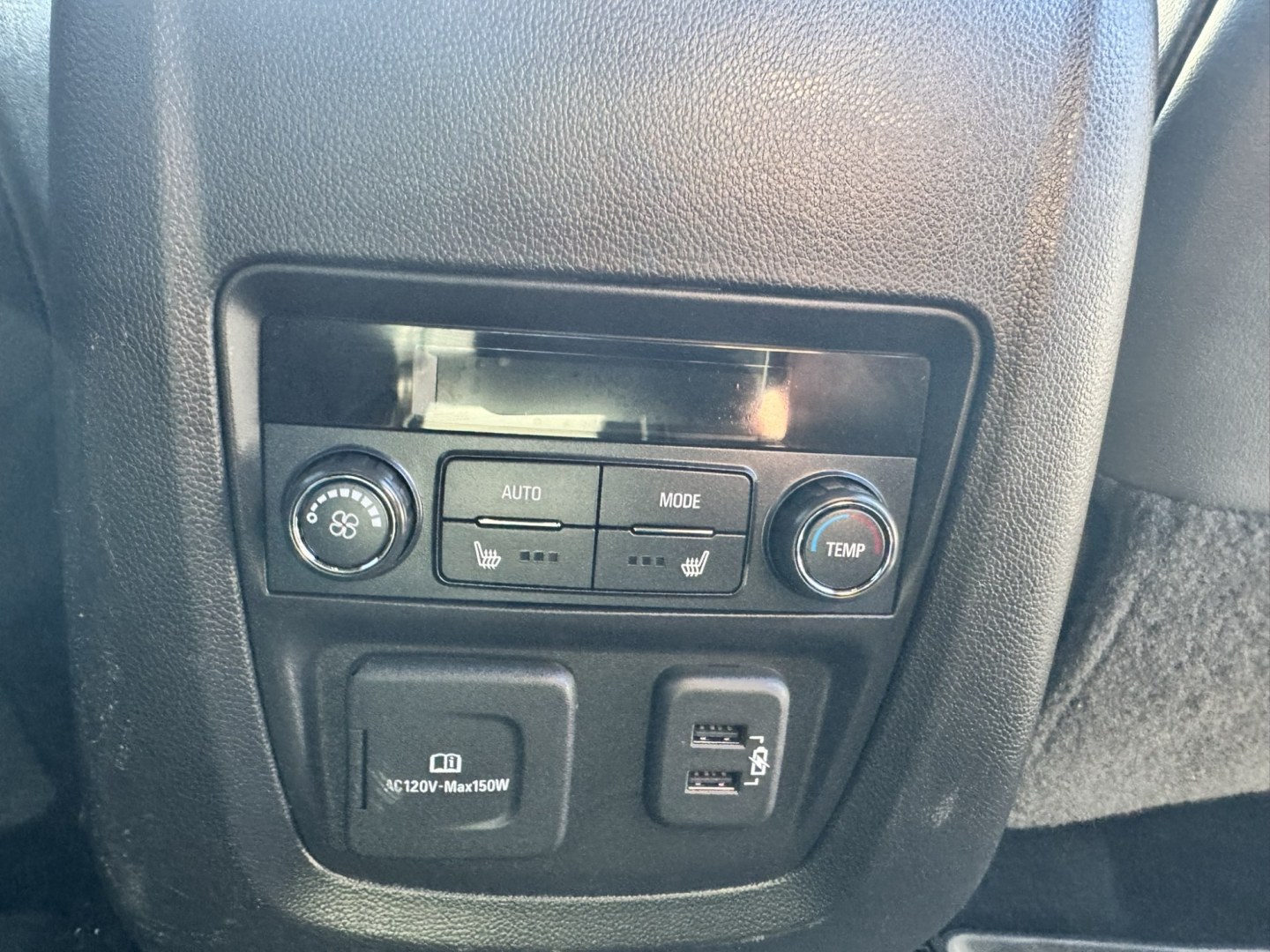 2022 WHITE /Grey Buick Enclave Premium AWD (5GAEVBKW7NJ) with an 3.6L V6 DOHC 24V engine, 9A transmission, located at 116 5th Avenue South, Lewistown, MT, 59457, 47.063877, -109.427879 - **2022 Buick Enclave Premium AWD** Experience refined comfort and confident capability in this 2022 Buick Enclave Premium AWD. Powered by a smooth 3.6L V6 engine producing **310 horsepower** and **266 lb-ft of torque**, paired with a 9-speed automatic transmission and all-wheel drive, it delivers q- Photo#9