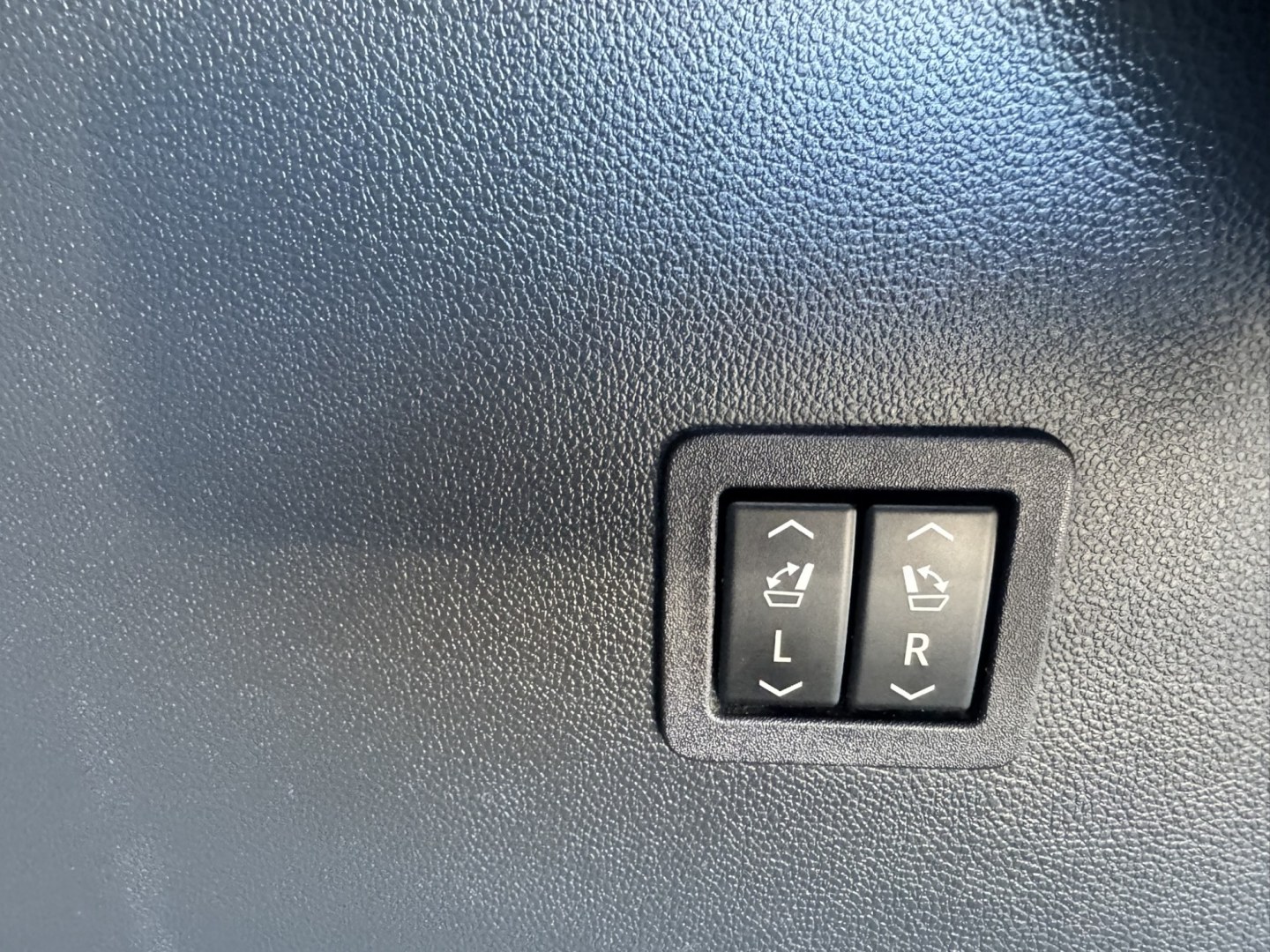 2022 WHITE /Grey Buick Enclave Premium AWD (5GAEVBKW7NJ) with an 3.6L V6 DOHC 24V engine, 9A transmission, located at 116 5th Avenue South, Lewistown, MT, 59457, 47.063877, -109.427879 - **2022 Buick Enclave Premium AWD** Experience refined comfort and confident capability in this 2022 Buick Enclave Premium AWD. Powered by a smooth 3.6L V6 engine producing **310 horsepower** and **266 lb-ft of torque**, paired with a 9-speed automatic transmission and all-wheel drive, it delivers q- Photo#12