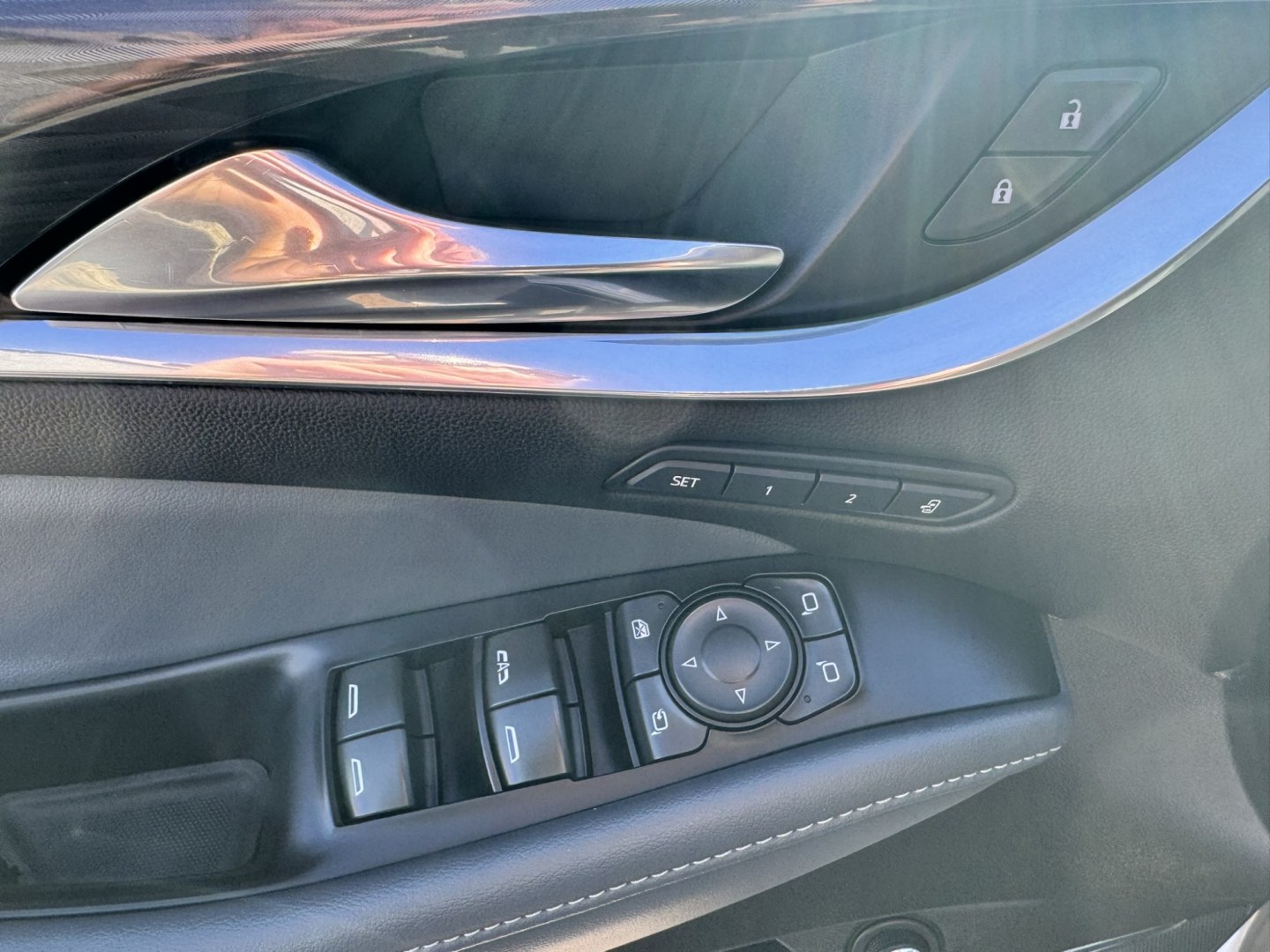 2022 WHITE /Grey Buick Enclave Premium AWD (5GAEVBKW7NJ) with an 3.6L V6 DOHC 24V engine, 9A transmission, located at 116 5th Avenue South, Lewistown, MT, 59457, 47.063877, -109.427879 - **2022 Buick Enclave Premium AWD** Experience refined comfort and confident capability in this 2022 Buick Enclave Premium AWD. Powered by a smooth 3.6L V6 engine producing **310 horsepower** and **266 lb-ft of torque**, paired with a 9-speed automatic transmission and all-wheel drive, it delivers q- Photo#16