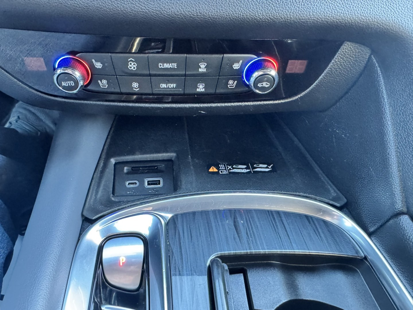 2022 WHITE /Grey Buick Enclave Premium AWD (5GAEVBKW7NJ) with an 3.6L V6 DOHC 24V engine, 9A transmission, located at 116 5th Avenue South, Lewistown, MT, 59457, 47.063877, -109.427879 - **2022 Buick Enclave Premium AWD** Experience refined comfort and confident capability in this 2022 Buick Enclave Premium AWD. Powered by a smooth 3.6L V6 engine producing **310 horsepower** and **266 lb-ft of torque**, paired with a 9-speed automatic transmission and all-wheel drive, it delivers q- Photo#24