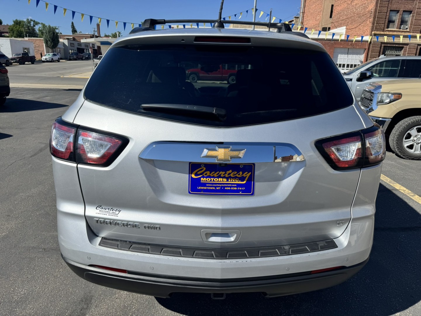 2017 SILVER /Grey Chevrolet Traverse 2LT AWD (1GNKVHKD1HJ) with an 3.6L V6 DOHC 24V engine, 6A transmission, located at 116 5th Avenue South, Lewistown, MT, 59457, 47.063877, -109.427879 - Clean Car Fax on this 2017 Chevrolet Traverse LT AWD! Loaded with heated leather, dual sunroofs, Bluetooth, On Star, XM Radio, and more! Don't let this 2017 Chevrolet Traverse AWD LT get away!- Photo#3