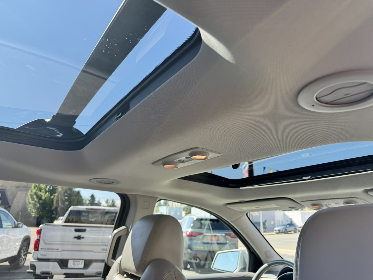 2017 SILVER /Grey Chevrolet Traverse 2LT AWD (1GNKVHKD1HJ) with an 3.6L V6 DOHC 24V engine, 6A transmission, located at 116 5th Avenue South, Lewistown, MT, 59457, 47.063877, -109.427879 - Clean Car Fax on this 2017 Chevrolet Traverse LT AWD! Loaded with heated leather, dual sunroofs, Bluetooth, On Star, XM Radio, and more! Don't let this 2017 Chevrolet Traverse AWD LT get away!- Photo#9