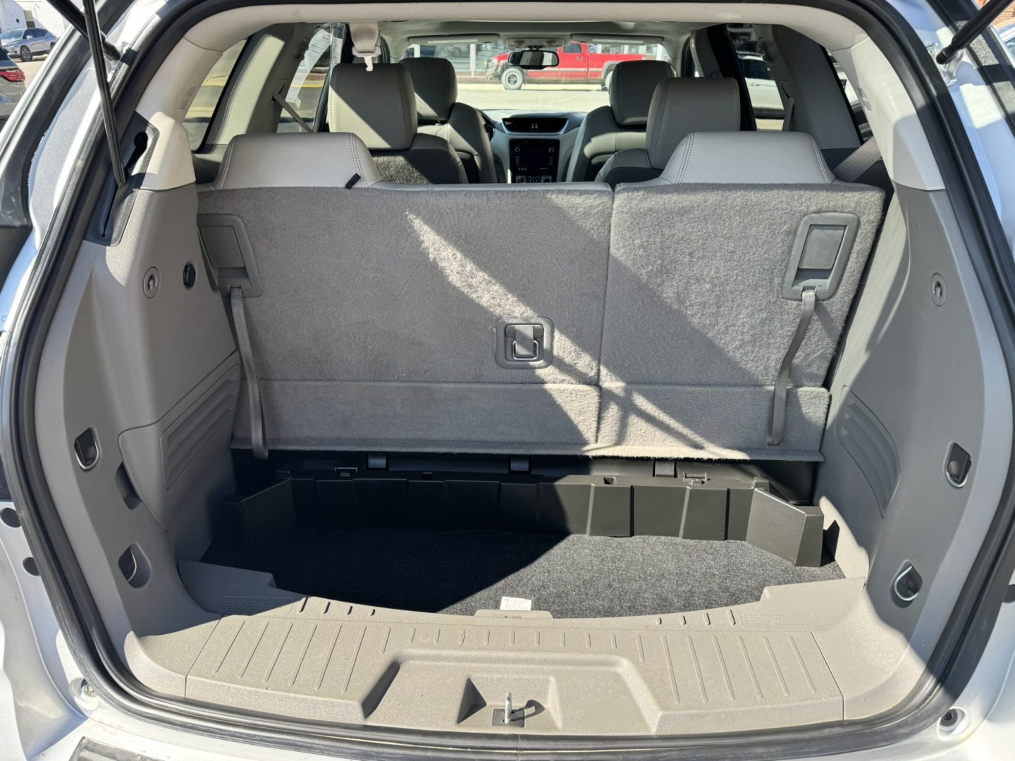 2017 SILVER /Grey Chevrolet Traverse 2LT AWD (1GNKVHKD1HJ) with an 3.6L V6 DOHC 24V engine, 6A transmission, located at 116 5th Avenue South, Lewistown, MT, 59457, 47.063877, -109.427879 - Clean Car Fax on this 2017 Chevrolet Traverse LT AWD! Loaded with heated leather, dual sunroofs, Bluetooth, On Star, XM Radio, and more! Don't let this 2017 Chevrolet Traverse AWD LT get away!- Photo#12